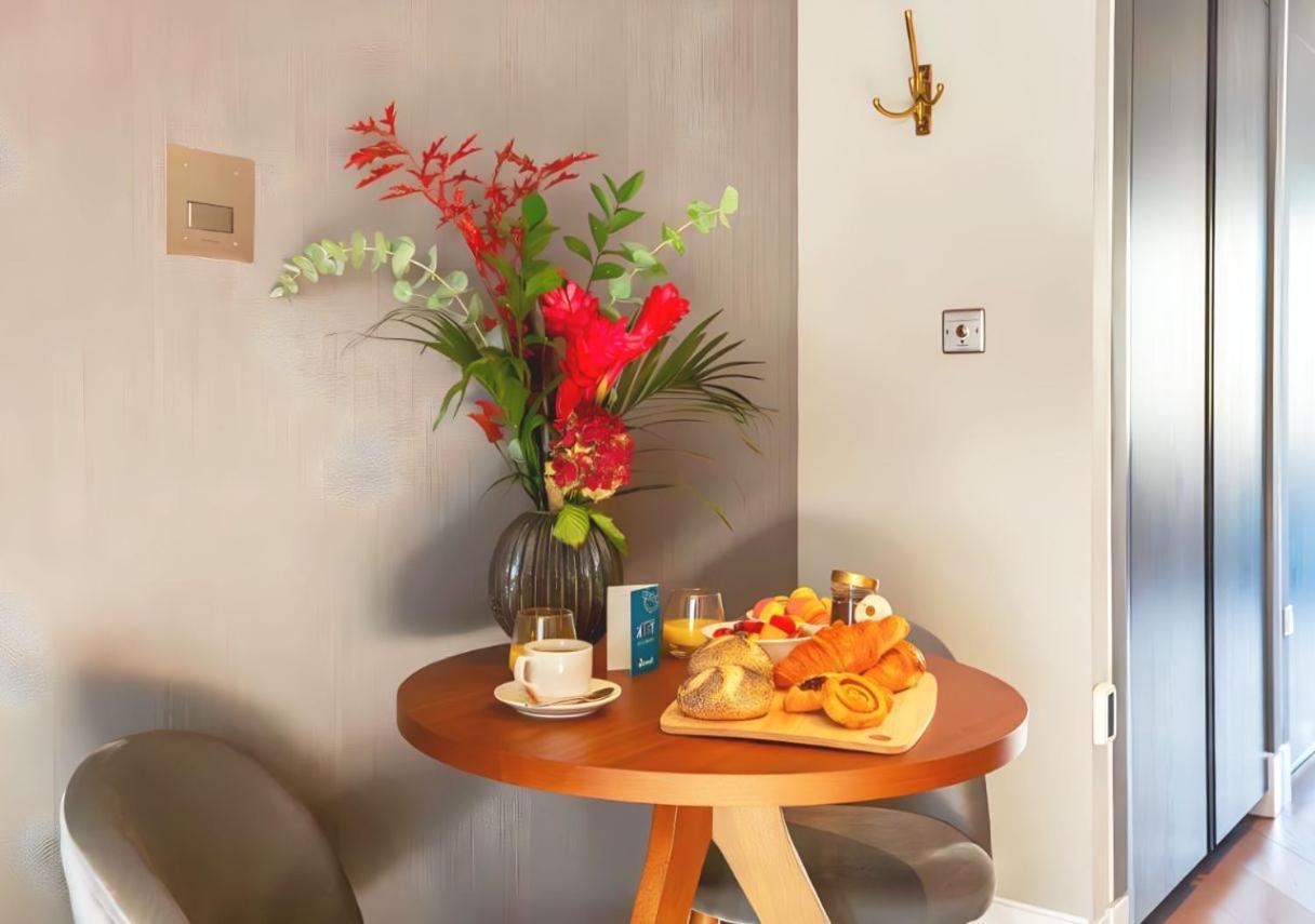 Soho Living - Elegant In The Heart Of Theatreland Apartment London